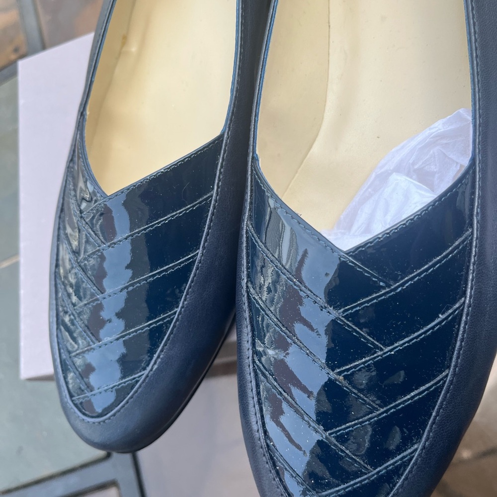 AMALFI by Rangoni Firenze Leather loafer style shoe. Italy. 9.5M. Deep Blue - Picture 7 of 10